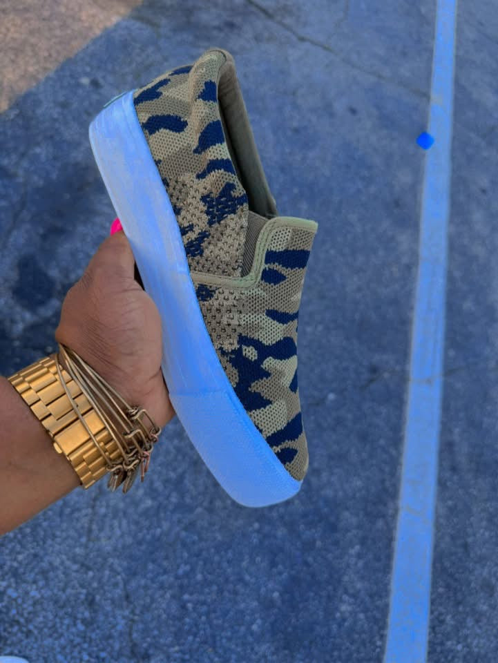 Alexis Bendel Camo Slip-Ons